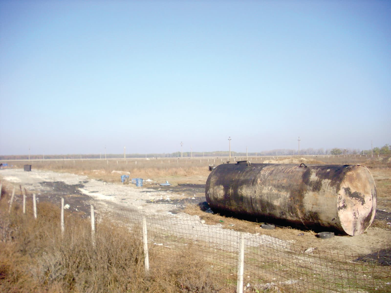 Deseurile periculoase depozitate la marginea comunei Albesti creeaza panica printre localnici