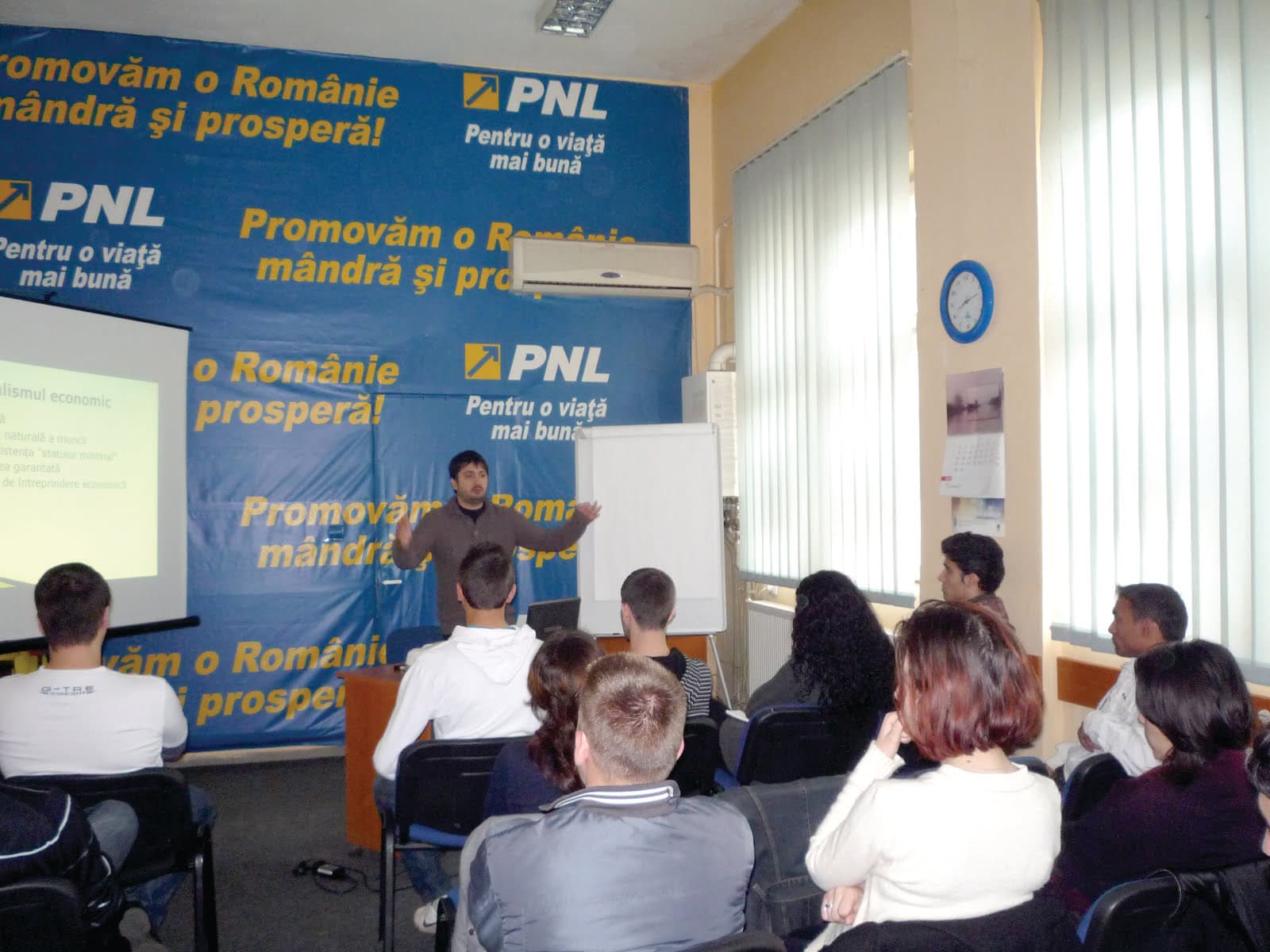 Tinerii liberali, implicati tot mai mult in politica partidului