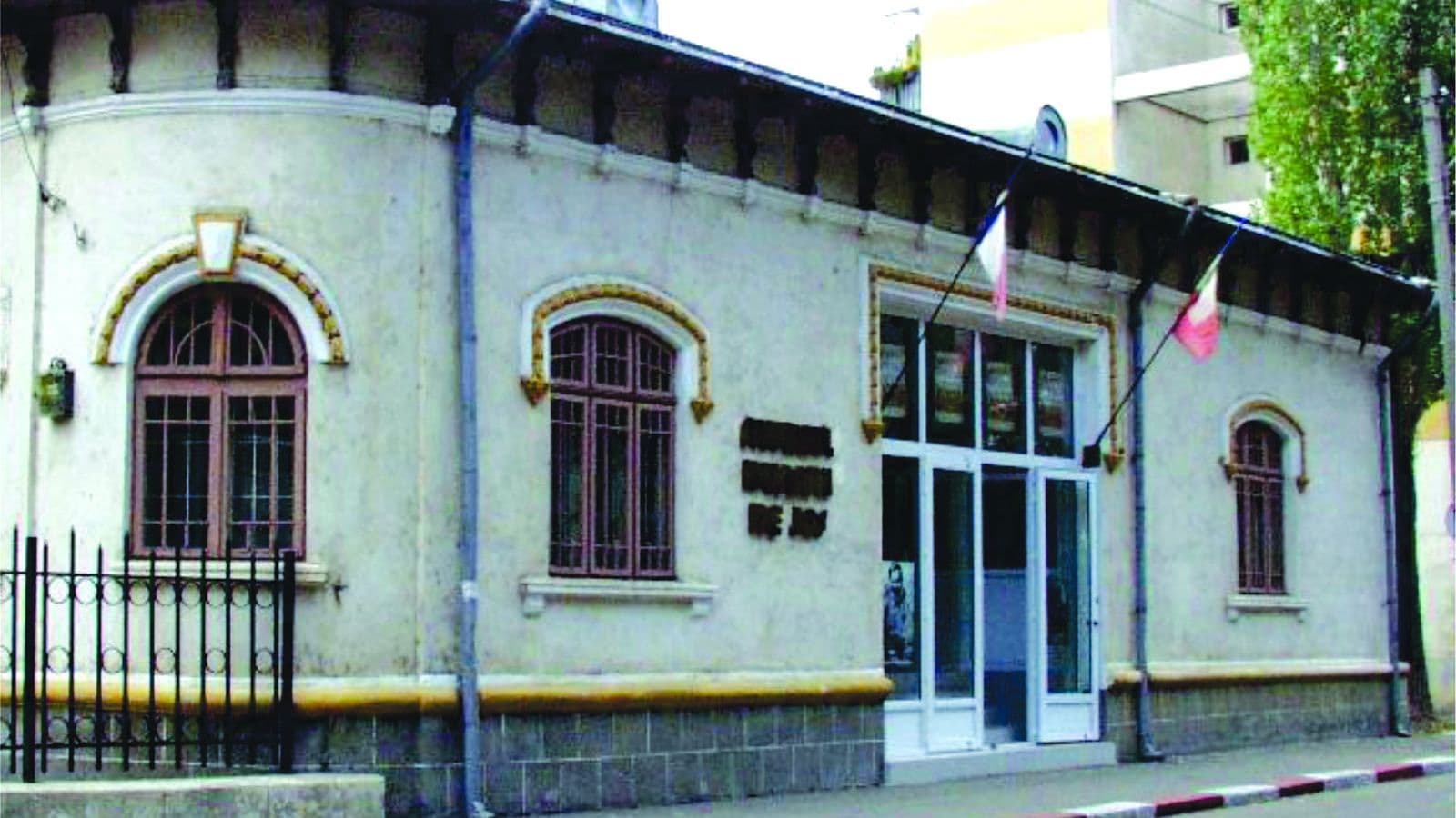 Calarasi - Vernisajul expozitiei „Expeditii stiintifice romanesti pe tarmurile Mediteranei“