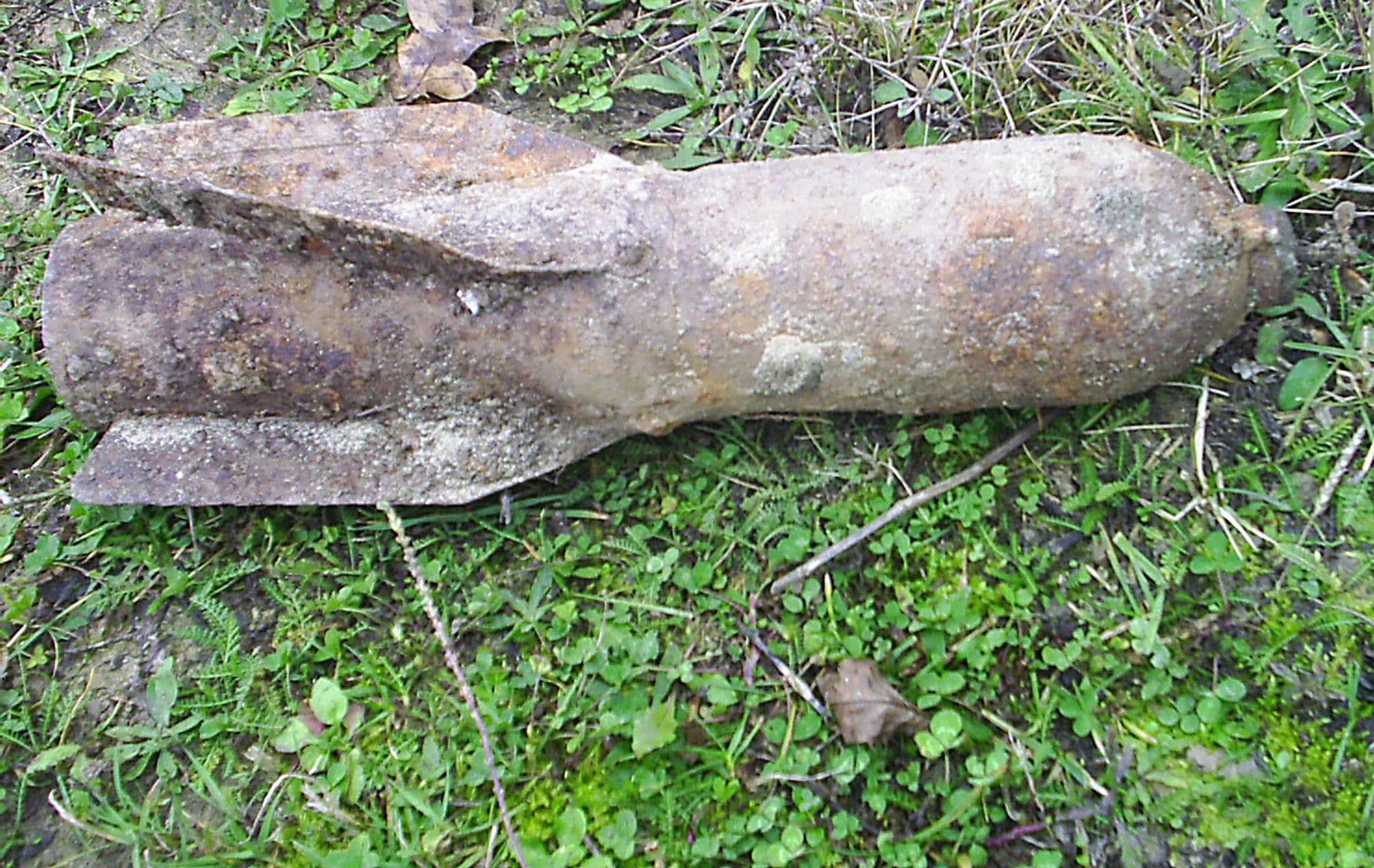 Ialomita - Bombă de aviaţie descoperită la Drăgoeşti