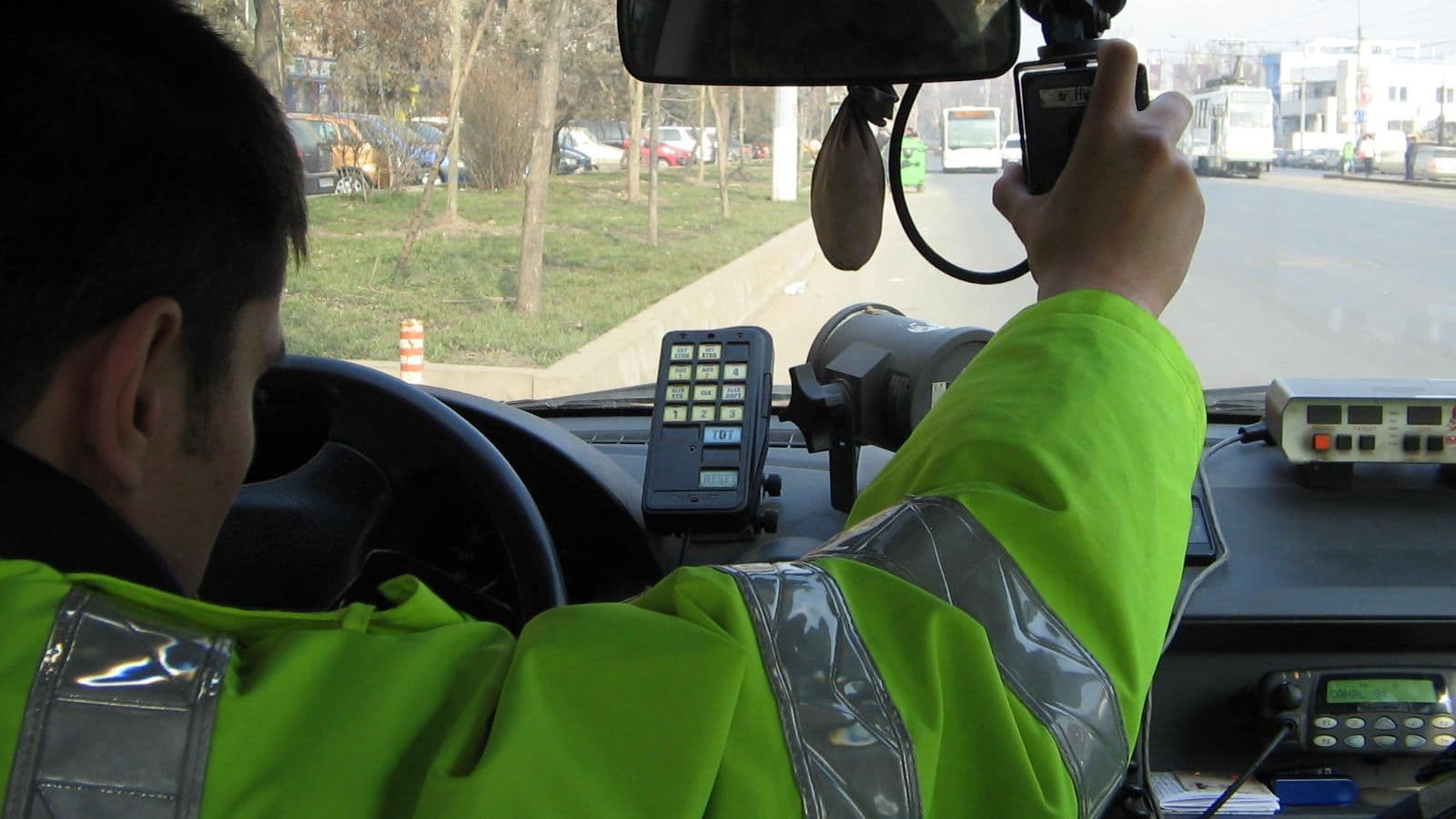 Buzau - Sofer de 23 de ani din Galati, surprins de radar cu 185 de kilometri/ora pe DN2