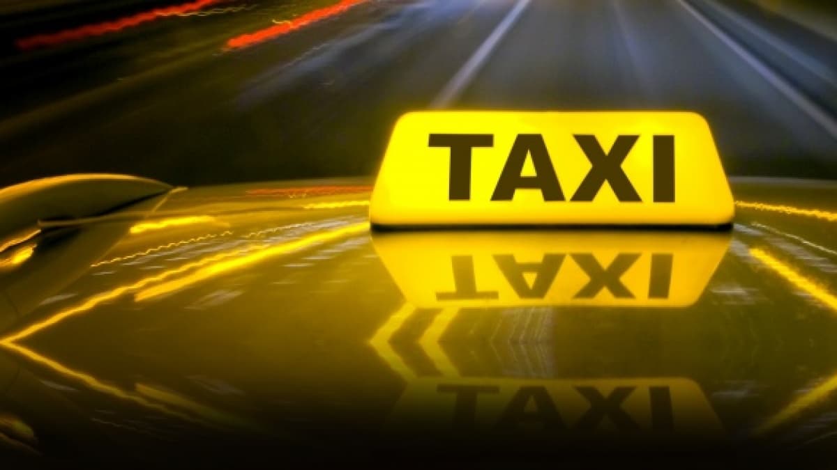 scandal-urias-la-aeroportul-otopeni-din-cauza-uber-taximetristii-ameninta-ca-se-vor-retrage-419262