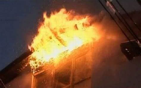 Explozie devastatoare într-un bloc din Brăila. Un bătrân a fost rănit