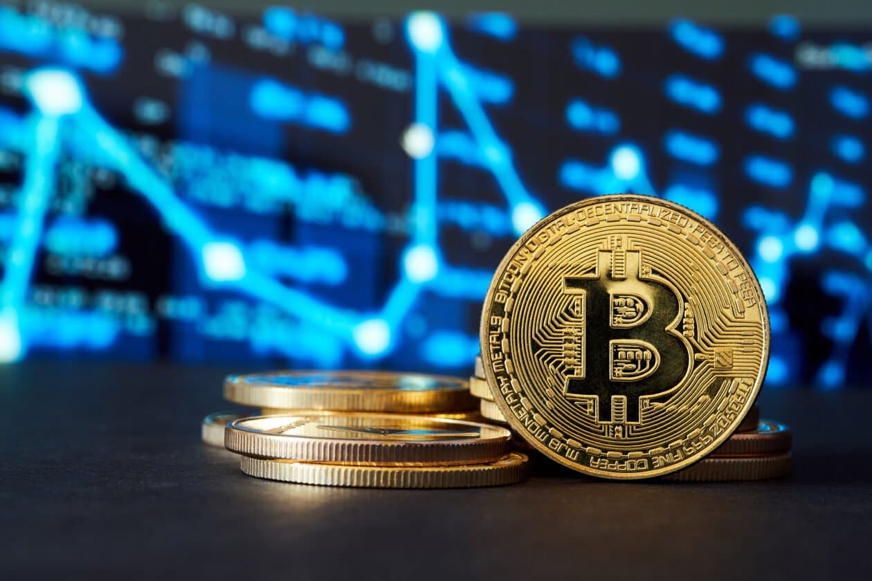 Bitcoin - cea mai mare criptomonedă din lume a depășit pragul de 40.000 de dolari pentru prima dată — Economie