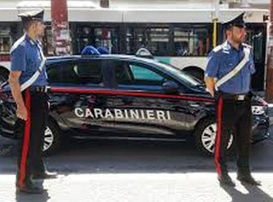Un hoț din Roma, prins de poliție la locul faptei, în timp ce citea din Homer