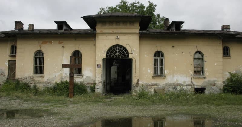 Infernul închisorilor comuniste. Locotenentul Jenică Arnăutu, torturat bestial și călcat în picioare