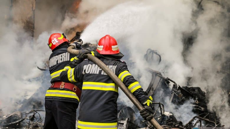 Trei incendii în Prahova, provocate de sisteme de încălzire defecte