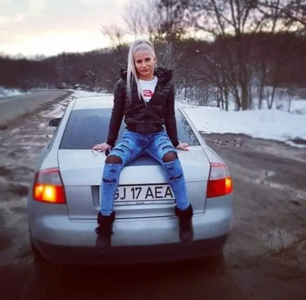 Anda Sasha moarta in casa