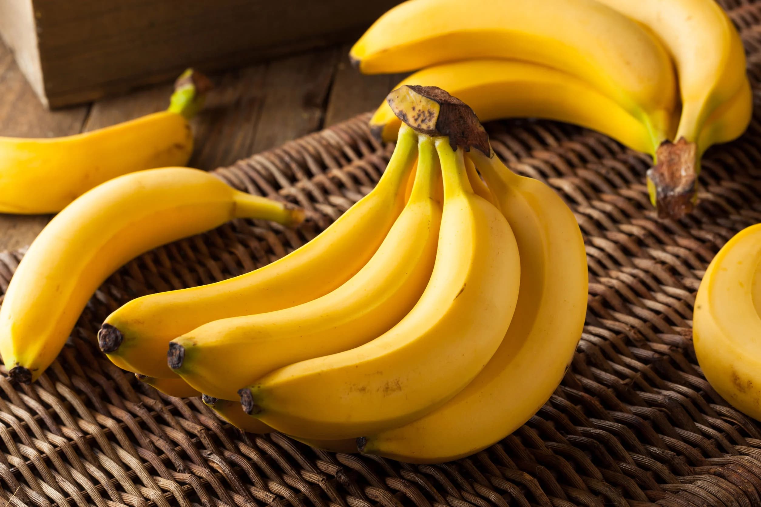 De ce bananele sunt curbate — Curiozități