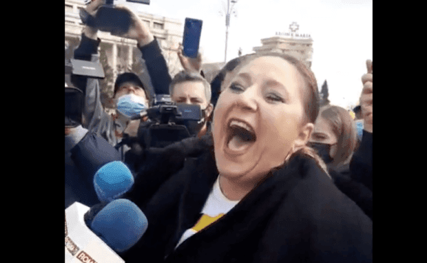 jurnaluldearges.ro andrei caramitru mesaj extrem de acid la adresa dianei sosoaca e clar posedata de diavol scoate zgomote de varcolac trebuie facut rapid un exorcism