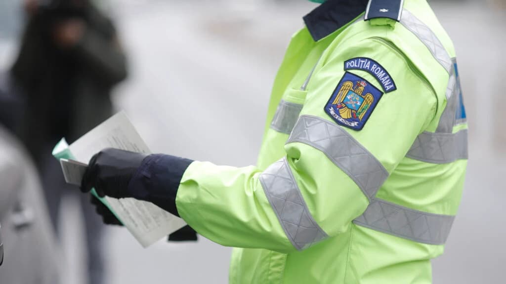 Polițiștii olteni, acțiuni intense în weekend pentru siguranța publică și rutieră