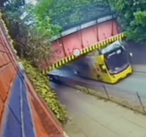 Accident autobuz