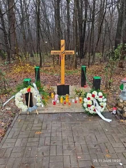 O nouă cruce a fost ridicată la Tâncăbești, cu numele lui Corneliu Zelea Codreanu scris pe ea