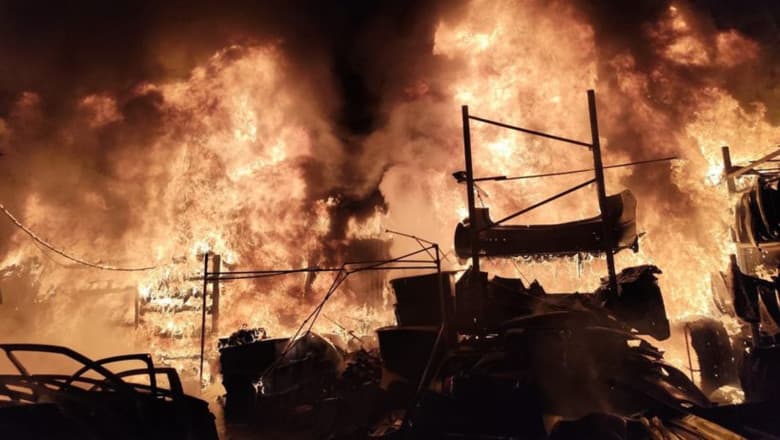 Incendiu puternic la un depozit de materiale plastice din Giurgiu — Natură