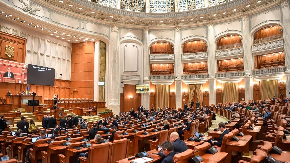 Parlamentul se reunește în sesiune extraordinară în august — Săptămână decisivă pentru banii din PNRR ai României