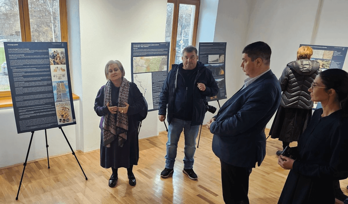 Istorie scoasă la lumină: vestigiile autostrăzii Sibiu-Pitești, prezentate la Muzeul Județean Argeș