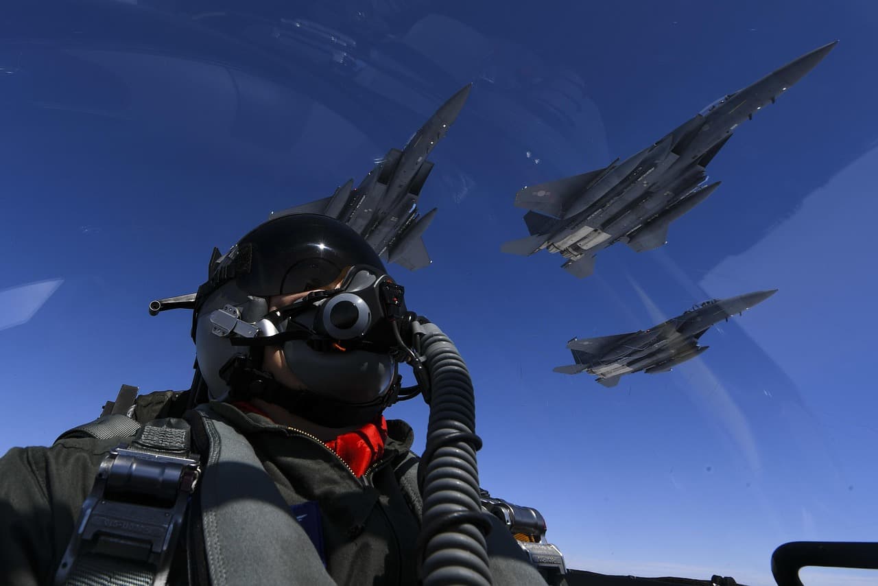 pilot militar f 15