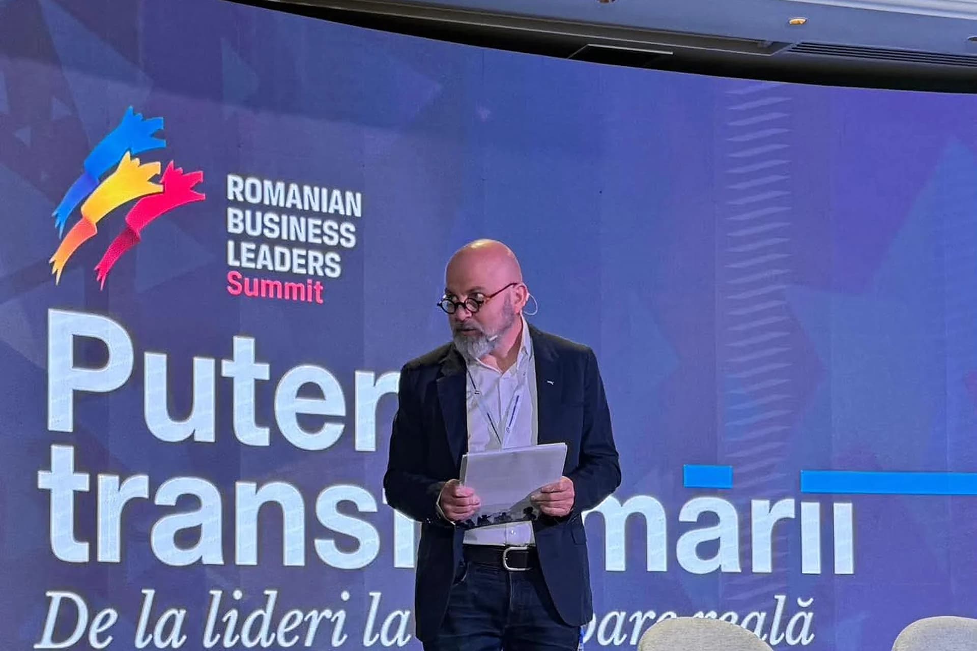 Sergiu Neguț, președintele Romanian Business Leaders, susținând manifestul de deschidere la RBL Summit 2026